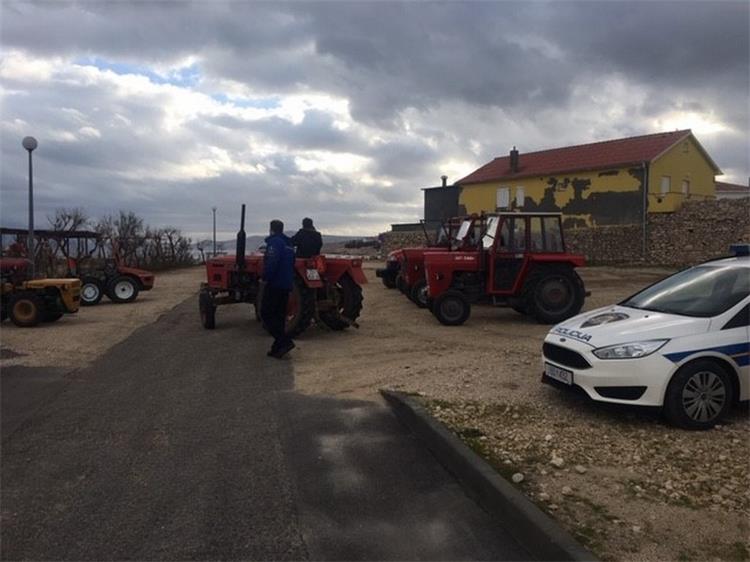 Slika /PU_ZD/slike/traktori.19.jpg